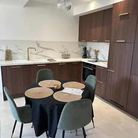 Neuf Contemporain * Λούρδη
